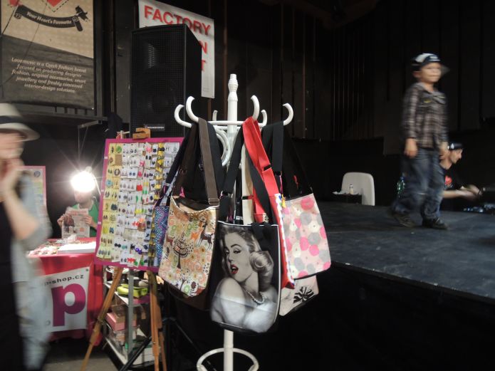 Factory Fashion Market 10