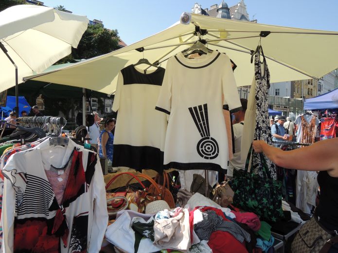 Flohmarkt Naschmarkt Vídeň